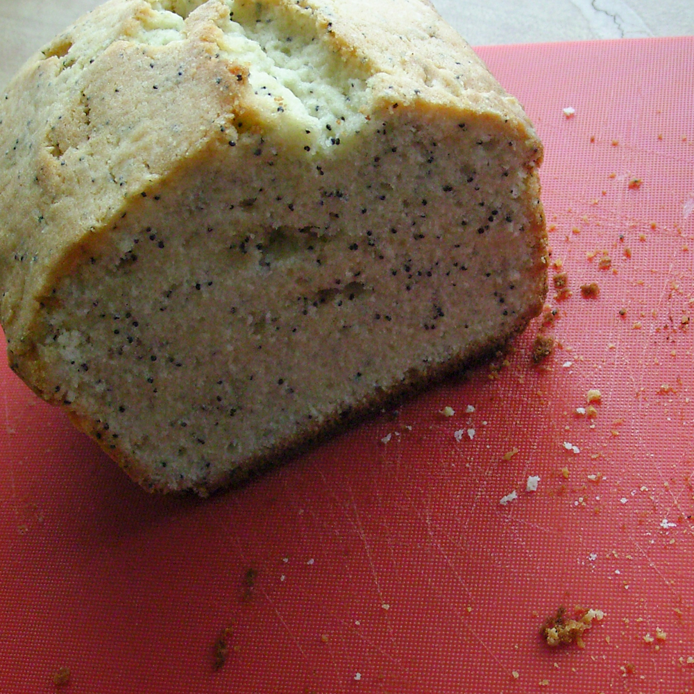 Gâteau quatre quarts, version lime et pavot